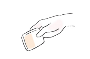 適量をスポンジにとります