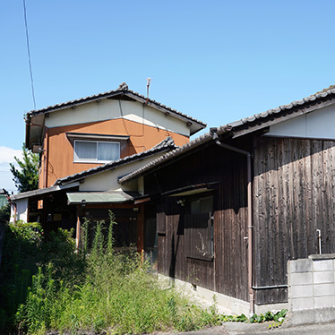 空き家の庭のお手入れ