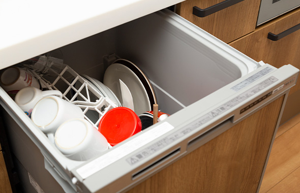 食洗機をキレイにする掃除方法｜掃除の注意点や食洗機を使うときのポイントも紹介